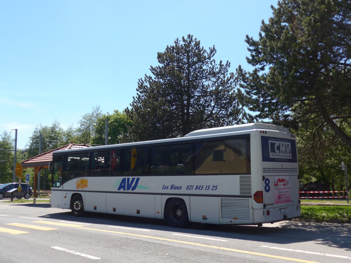 (161'362) - AVJ Les Bioux - Nr. 8/VD 1005 - Mercedes am 28. Mai 2015 beim Bahnhof Le Pont