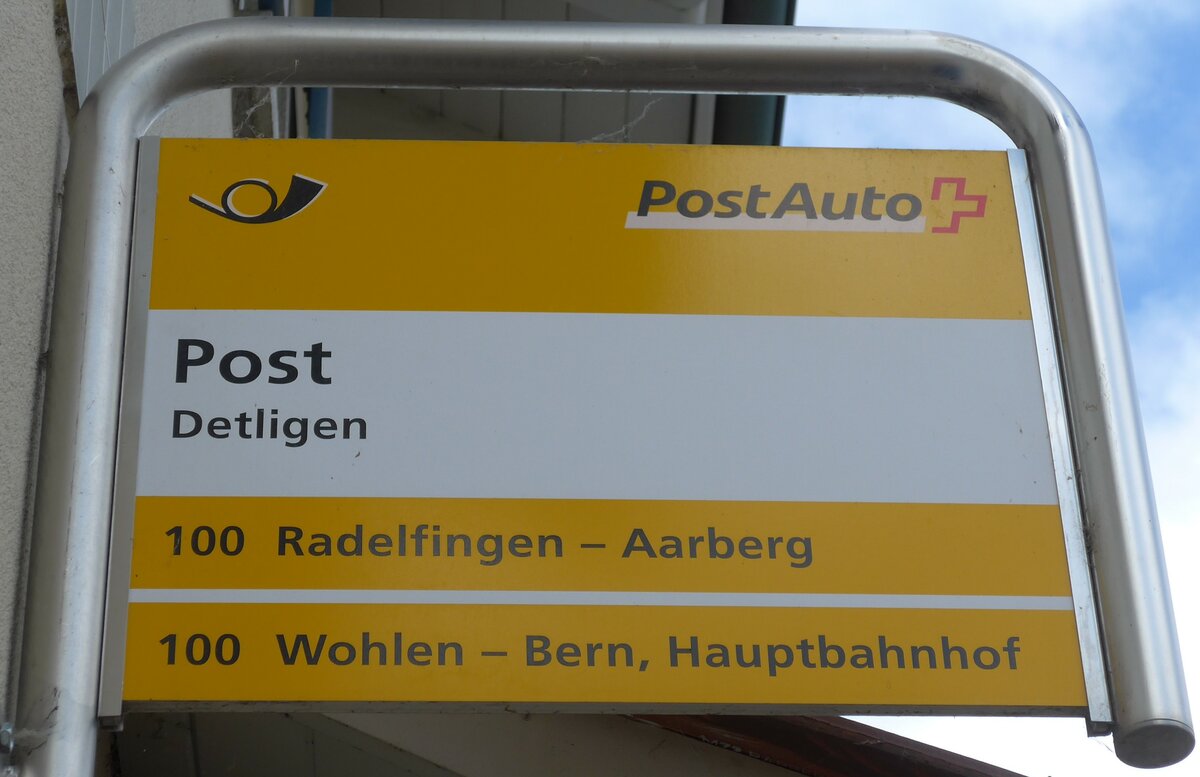 (161'456) - PostAuto-Haltestellenschild - Detligen, Post - am 30. Mai 2015