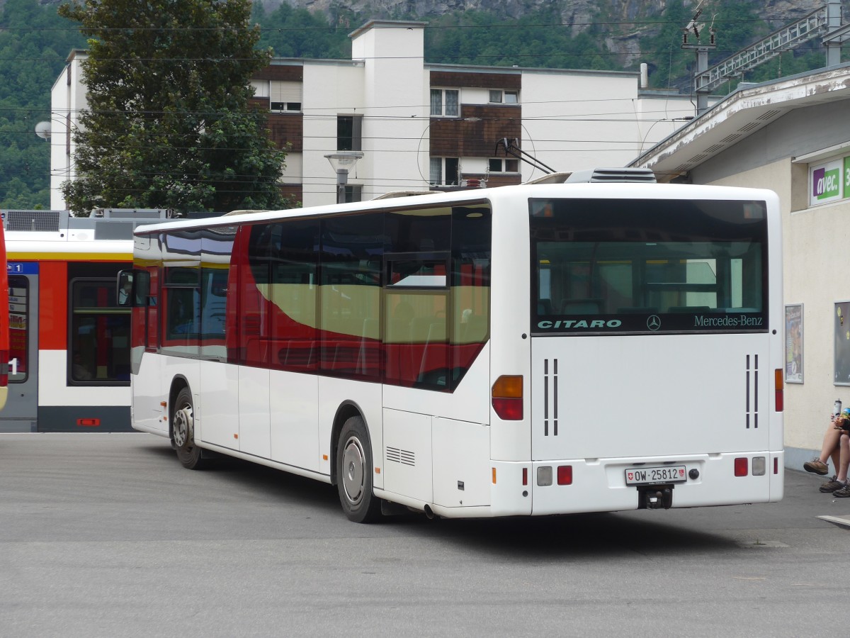 (161'989) - Koch, Giswil - OW 25'812 - Mercedes am 8. Juni 2015 beim Bahnhof Meiringen