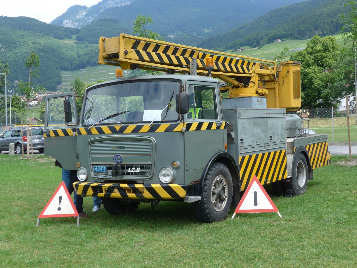 (162'338) - Saurer-OM - VD 700'301 - am 20. Juni 2015 in Aigle, Saurertreffen