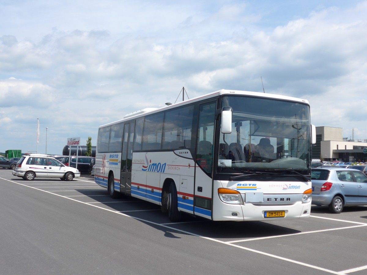 (162'631) - Simon, Diekirch - DM 5414 - Setra am 25. Juni 2015 in Wemperhaardt, Lux Autoland