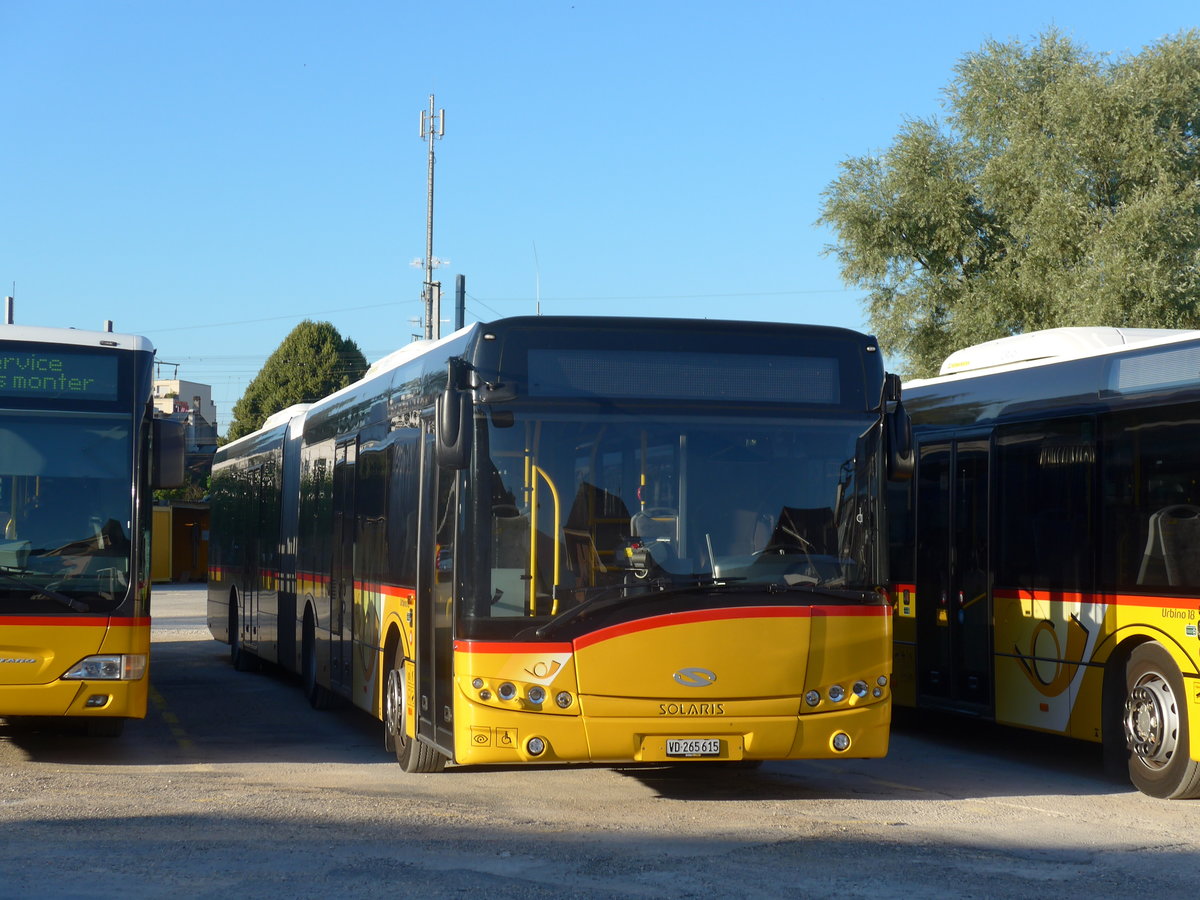 (162'797) - CarPostal Ouest - VD 265'615 - Solaris am 10. Juli 2016 in Yverdon, Garage