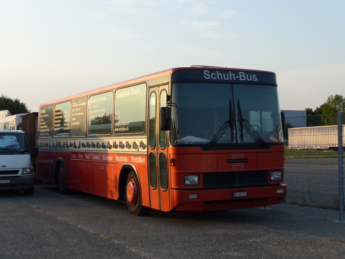 (163'077) - Schuhbus, Fahrwangen - VD 162'213 - NAW/Hess am 17. Juli 2015 in Estavayer-le-Lac, Garage TPF