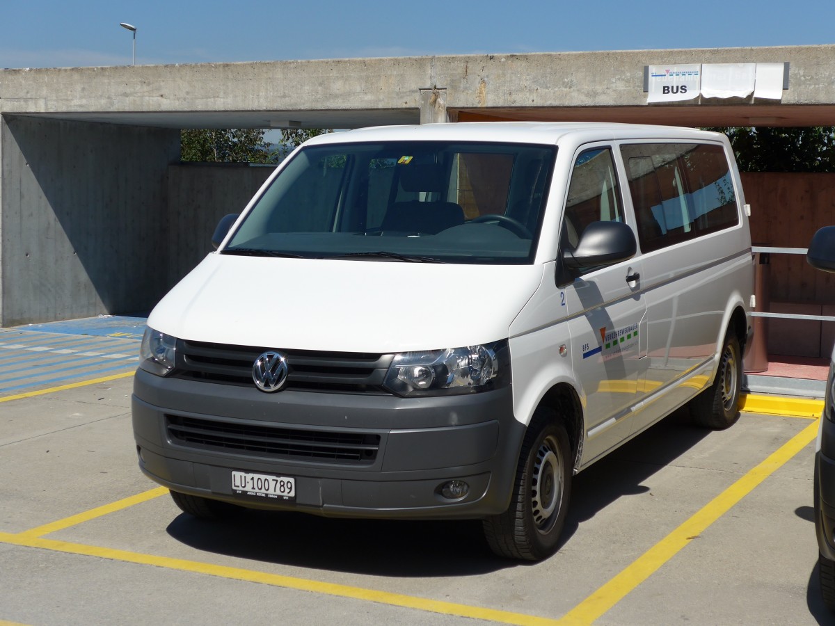 (164'125) - BFS Verkehrswegbauer, Sursee - Nr. 2/LU 100'789 - VW am 29. August 2015 in Oberkirch, CAMPUS Sursee