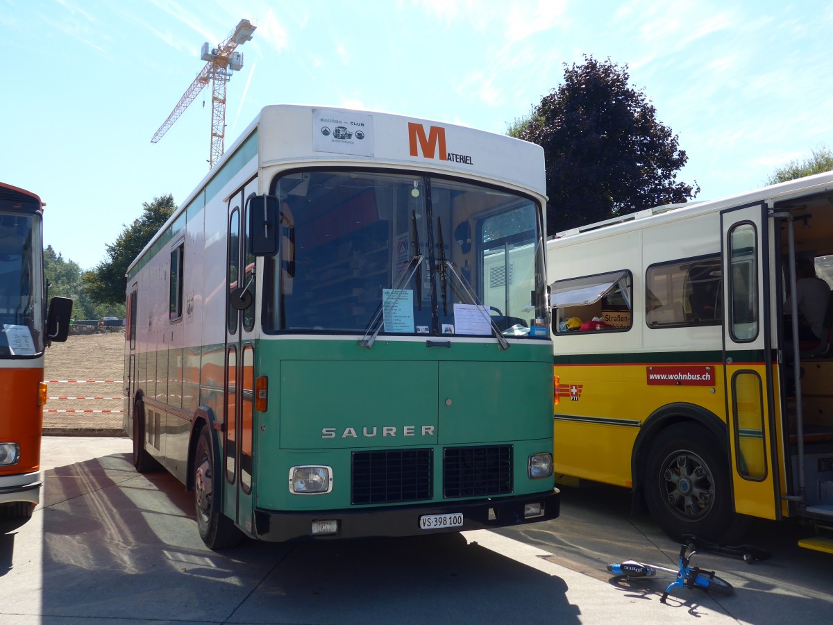 (164'160) - Migros - VS 398'100 - Saurer am 29. August 2015 in Oberkirch, CAMPUS Sursee