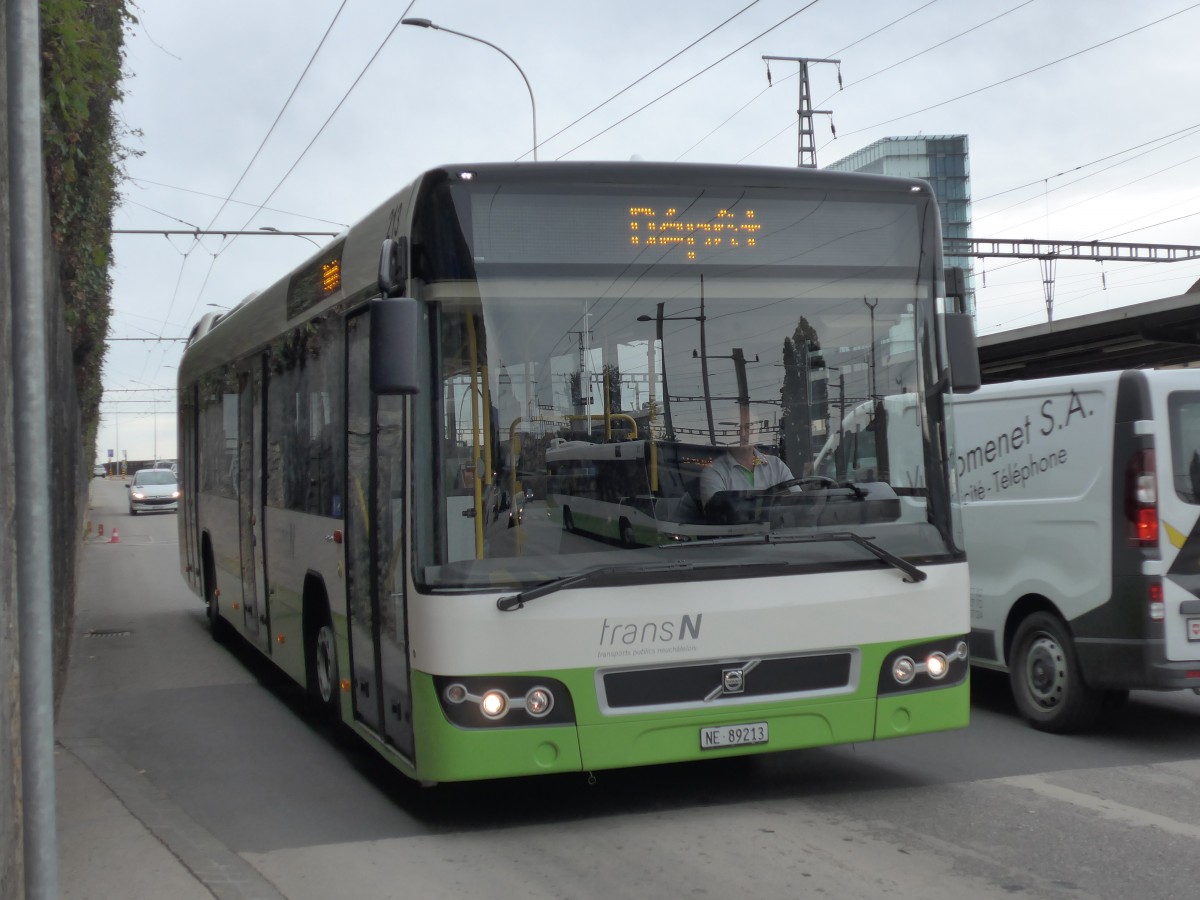 (164'768) - transN, La Chaux-de-Fonds - Nr. 213/NE 89'213 - Volvo (ex TN Neuchtel Nr. 213) am 15. September 2015 beim Bahnhof Neuchtel