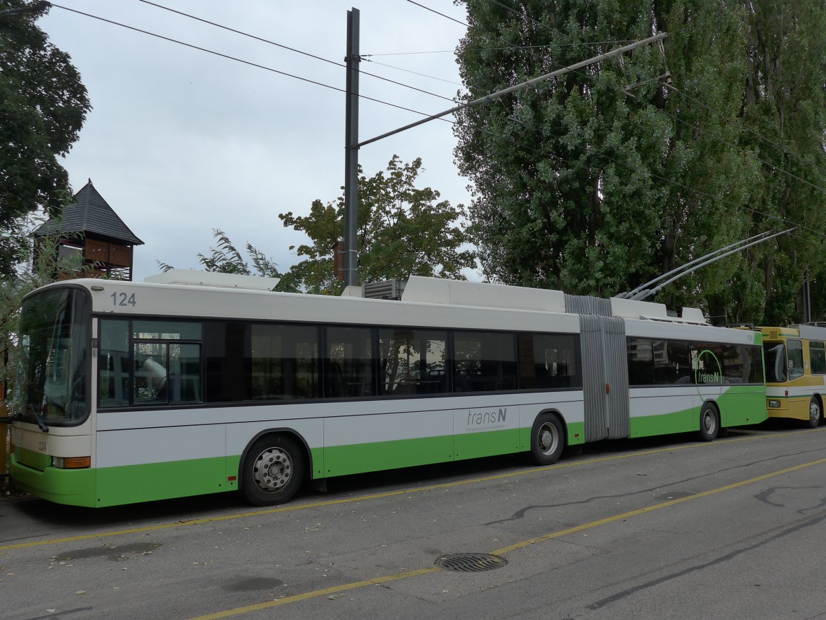 (164'777) - transN, La Chaux-de-Fonds - Nr. 124 - NAW/Hess Gelenktrolleybus (ex TC La Chaux-de-Fonds Nr. 124) am 15. September 2015 in Neuchtel, Dpt