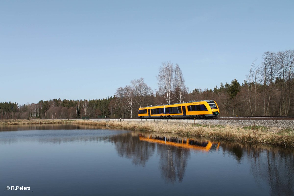 1648 203 / 703 als OPB 79737 Marktredwitz - Regensburg südlich von Wiesau. 02.04.16