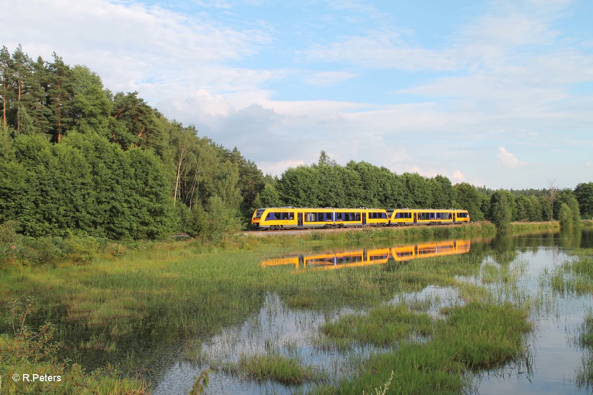 1648 212 + 210 als OPB 79742 Regensburg - Marktredwitz kurz vor Wiesau. 28.07.16