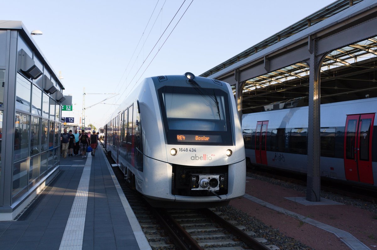 1648 434/934 von Abellio als RE4 mit ziel Goslar im Bahnhof Halle (Saale) Hbf am 28.6.19