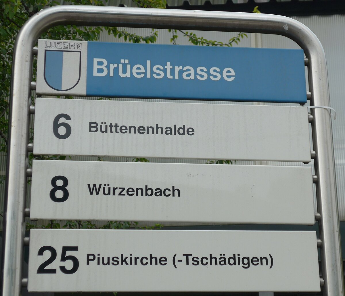 (164'872) - VBL-Haltestellenschild - Luzern, Brelstrasse - am 16. September 2015