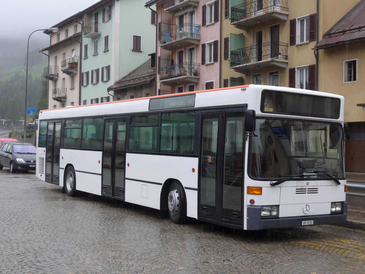 (164'918) - Meyer, Gschenen - UR 9218 - Mercedes (ex BSU Solothurn Nr. 65; ex BSU Solothurn Nr. 59) am 16. September 2015 beim Bahnhof Airolo