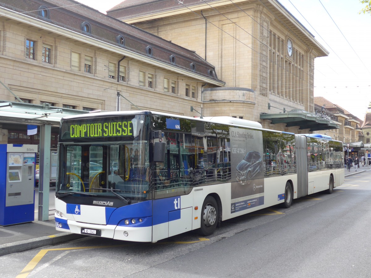 (165'175) - TL Lausanne - Nr. 606/VD 1541 - Neoplan am 18. September 2015 beim Bahnhof Lausanne