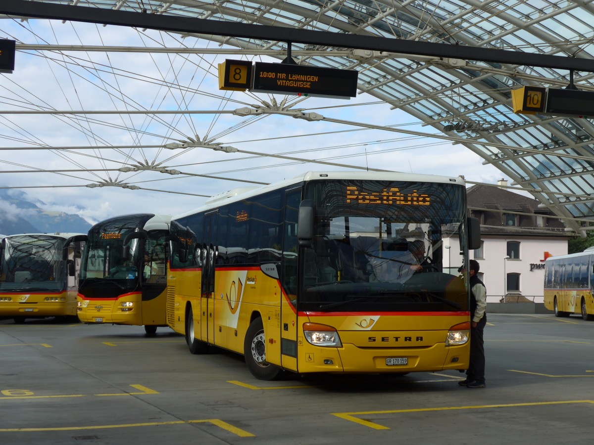 (165'233) - PostAuto Graubnden - GR 170'159 - Setra am 19. September 2015 in Chur, Postautostation