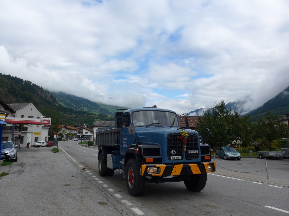 (165'290) - Hagmayer, Andeer - GR 198 - Saurer am 19. September 2015 in Andeer, Tgavugl