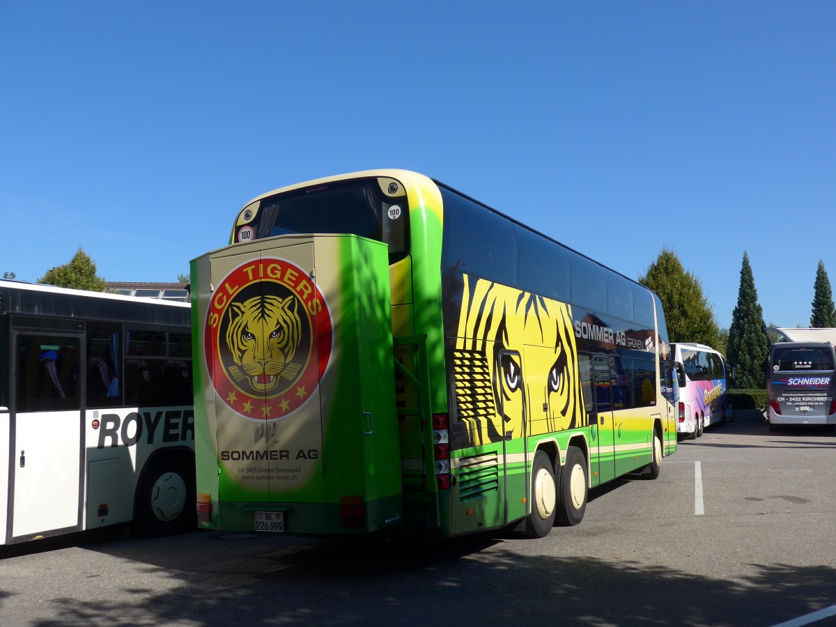 (165'489) - Aus der Schweiz: Sommer, Grnen - BE 226'999 - Neoplan am 21. September 2015 in Rust, Europapark