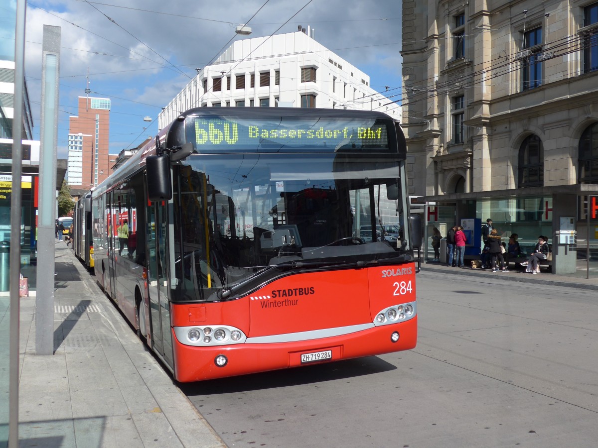 (165'921) - SW Winterthur - Nr. 284/ZH 719'284 - Solaris am 26. September 2015 beim Hauptbahnhof Winterthur