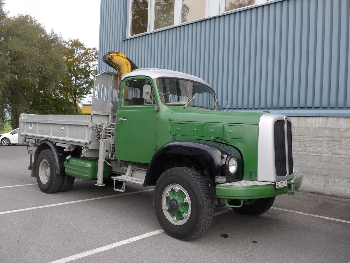(166'110) - Saurer - SZ 200'091 - am 10. Oktober 2015 in Sch�nis, Bicoareal