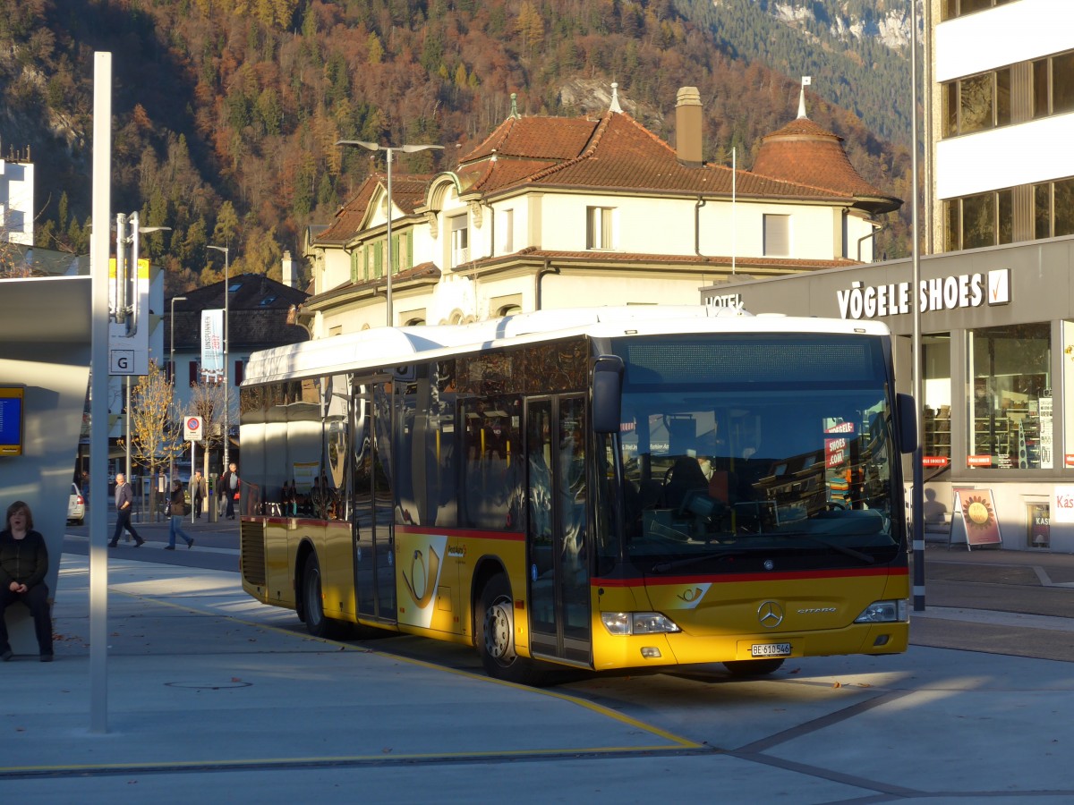 (166'598) - PostAuto Bern - BE 610'546 - Mercedes am 8. November 2015 beim Bahnhof Interlaken West