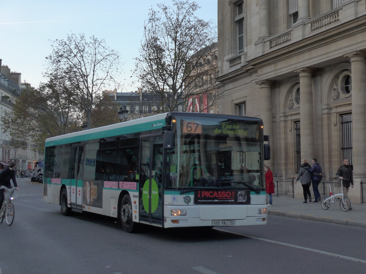 (166'744) - RATP Paris - Nr. 9028/498 PMJ 75 - MAN am 15. November 2015 in Paris, Louvre
