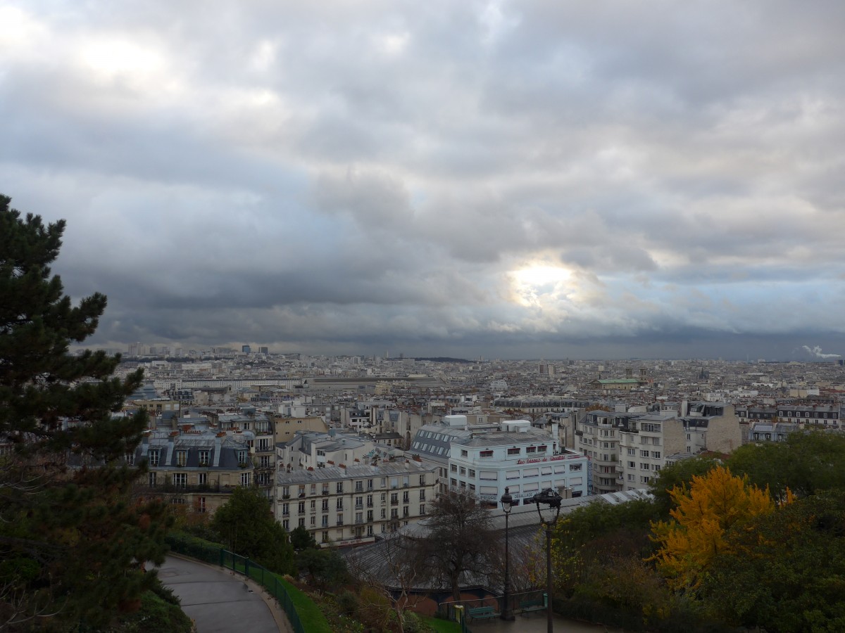 (167'069) - Blick �ber Paris am 17. November 2015 vom Montmartre aus