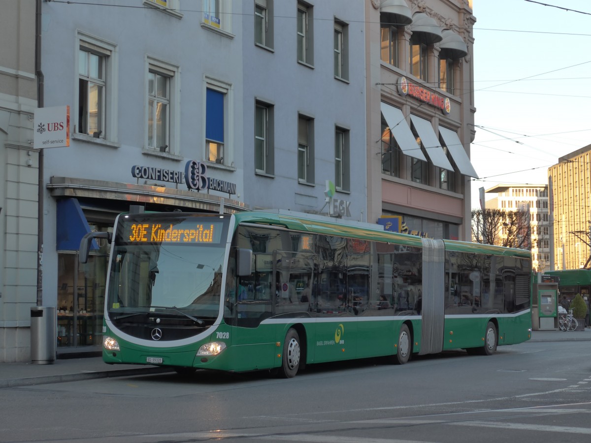 (167'404) - BVB Basel - Nr. 7028/BS 99'328 - Mercedes am 18. November 2015 beim Bahnhof Basel