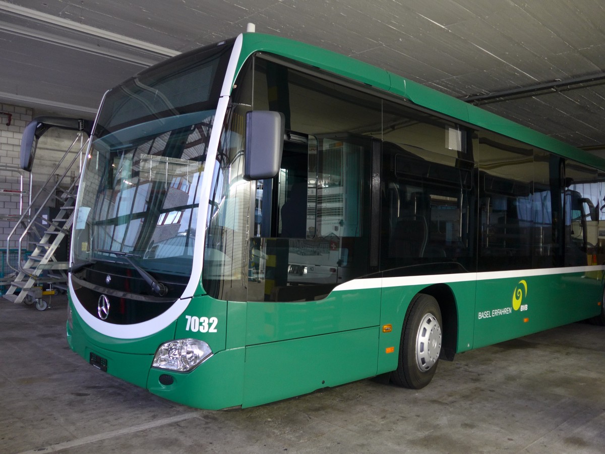 (167'454) - BVB Basel - Nr. 7032 - Mercedes am 19. November 2015 in Kloten, EvoBus (Teilaufnahme)