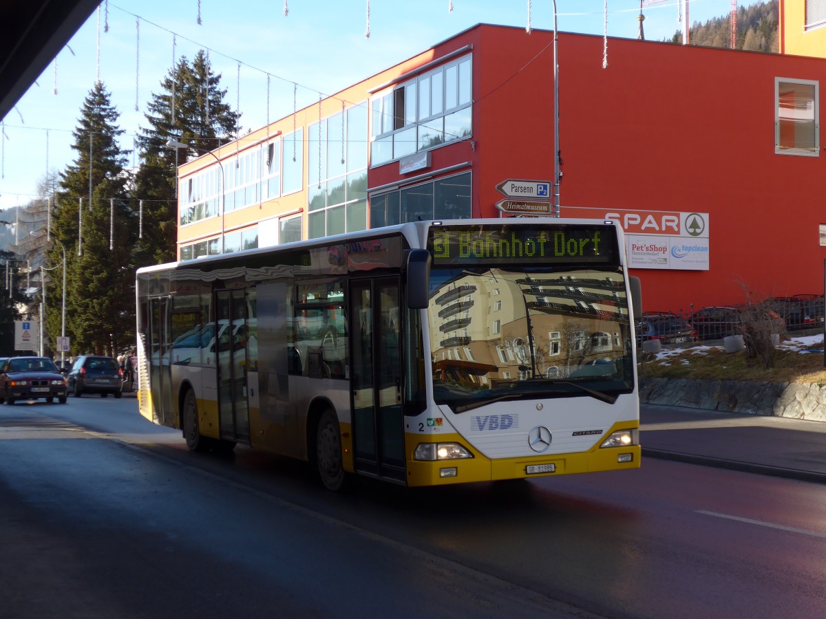 (167'803) - VBD Davos - Nr. 2/GR 81'985 - Mercedes am 19. Dezember 2015 beim Bahnhof Davos Dorf
