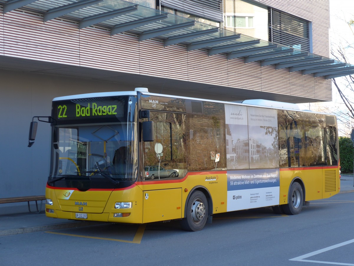 (168'015) - Gessinger, Bad Ragaz - GR 102'392 - MAN/Gppel am 26. Dezember 2015 beim Bahnhof Landquart