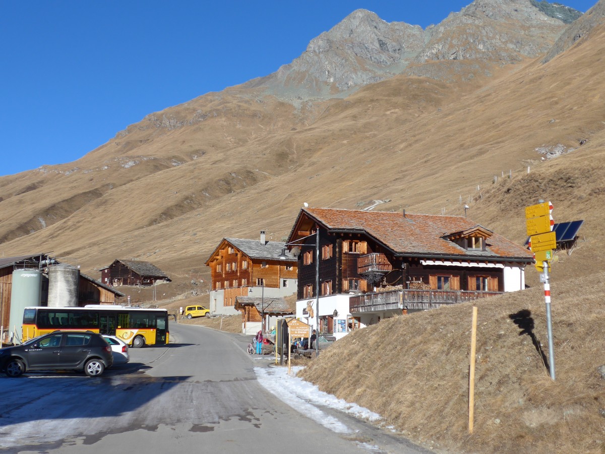 (168'069) - Dorfzentrum von Juf am 29. Dezember 2015