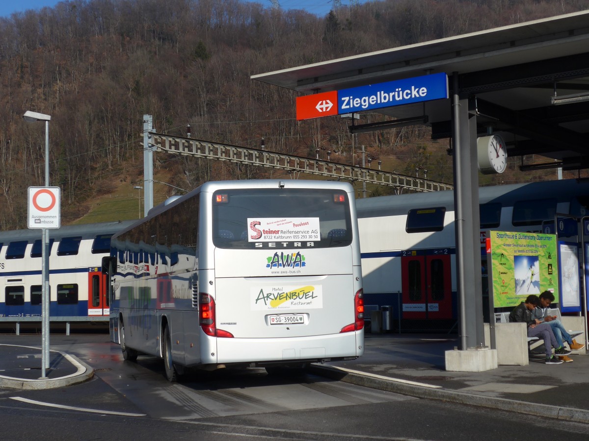 (168'202) - AWA Amden - Nr. 4/SG 39'004 - Setra am 1. Januar 2016 beim Bahnhof Ziegelbrcke