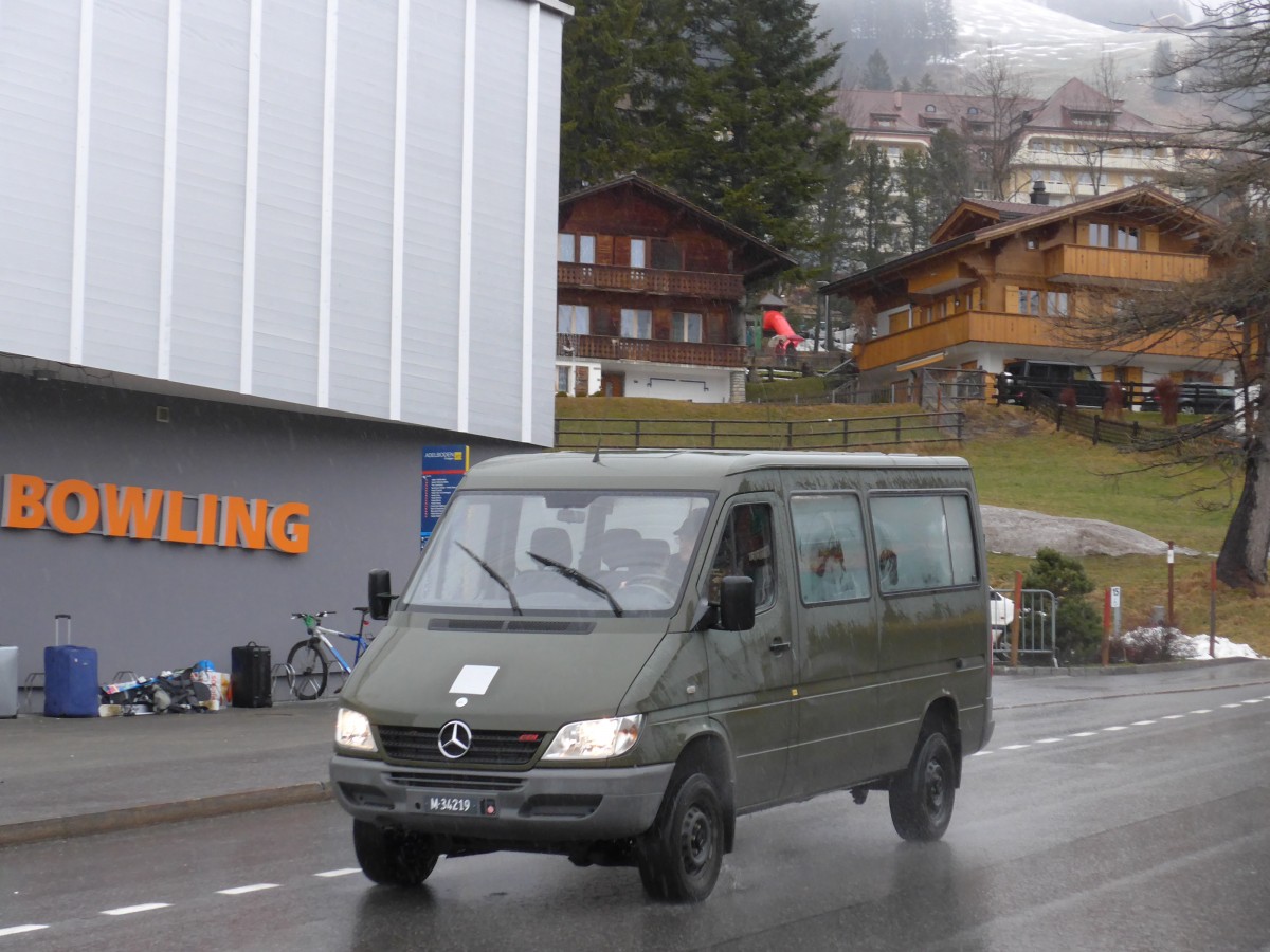 (168'410) - Schweizer Armee - M+34'219 - Mercedes am 9. Januar 2016 in Adelboden, Mhleport