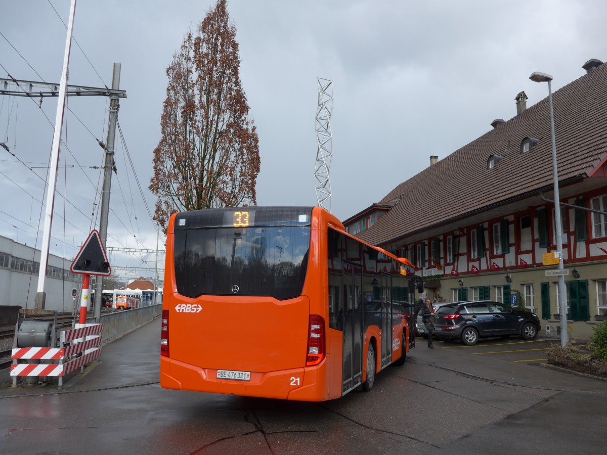 (168'452) - RBS Worblaufen - Nr. 21/BE 476'321 - Mercedes am 11. Januar 2016 in Worblaufen, Bahnhofplatz