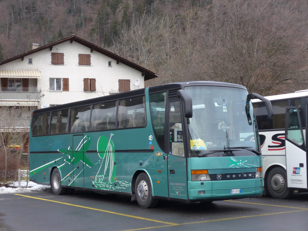 (168'574) - Aus Italien: Squarciafico, Lioni - DK-148 TD - Setra am 24. Januar 2016 in Interlaken, Busparkplatz