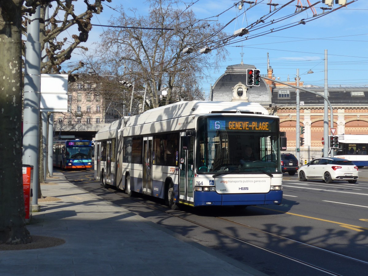 (169'077) - TPG Genve - Nr. 764 - Hess/Hess Gelenktrolleybus am 7. Mrz 2016 in Genve, Place des Vingt-Deux-Cantons