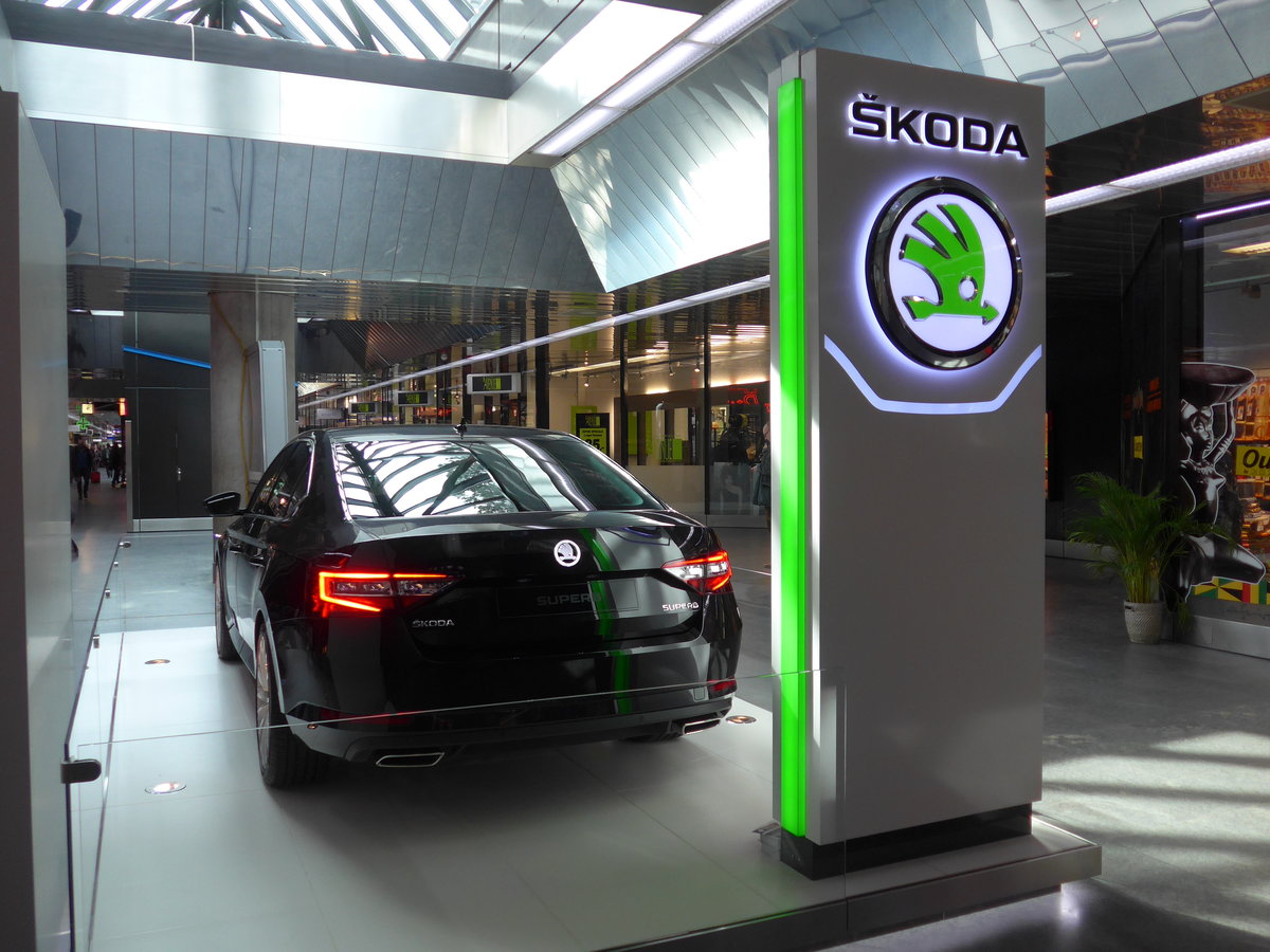 (169'203) - Skoda Superb am 7. M�rz 2016 in Gen�ve, A�roport