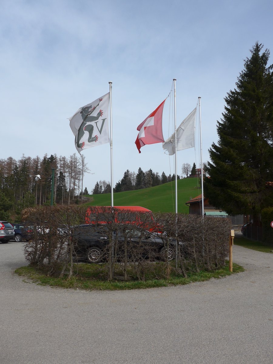 (169'664) - Drei Fahnen am 2. April 2016 in Teufen, Restaurant Waldegg