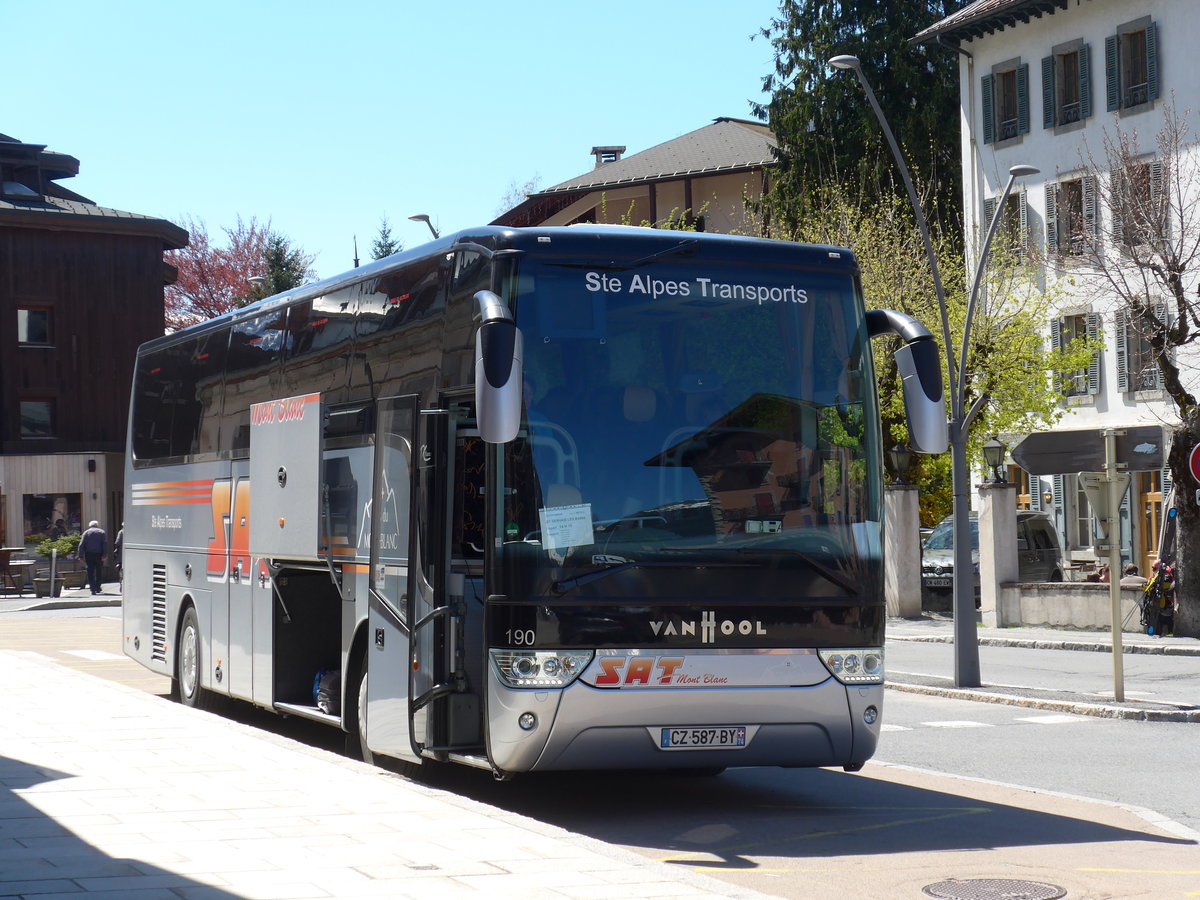 (170'365) - SAT, Passy - Nr. 190/CZ 587 BY - Van Hool am 5. Mai 2016 beim Bahnhof Chamonix