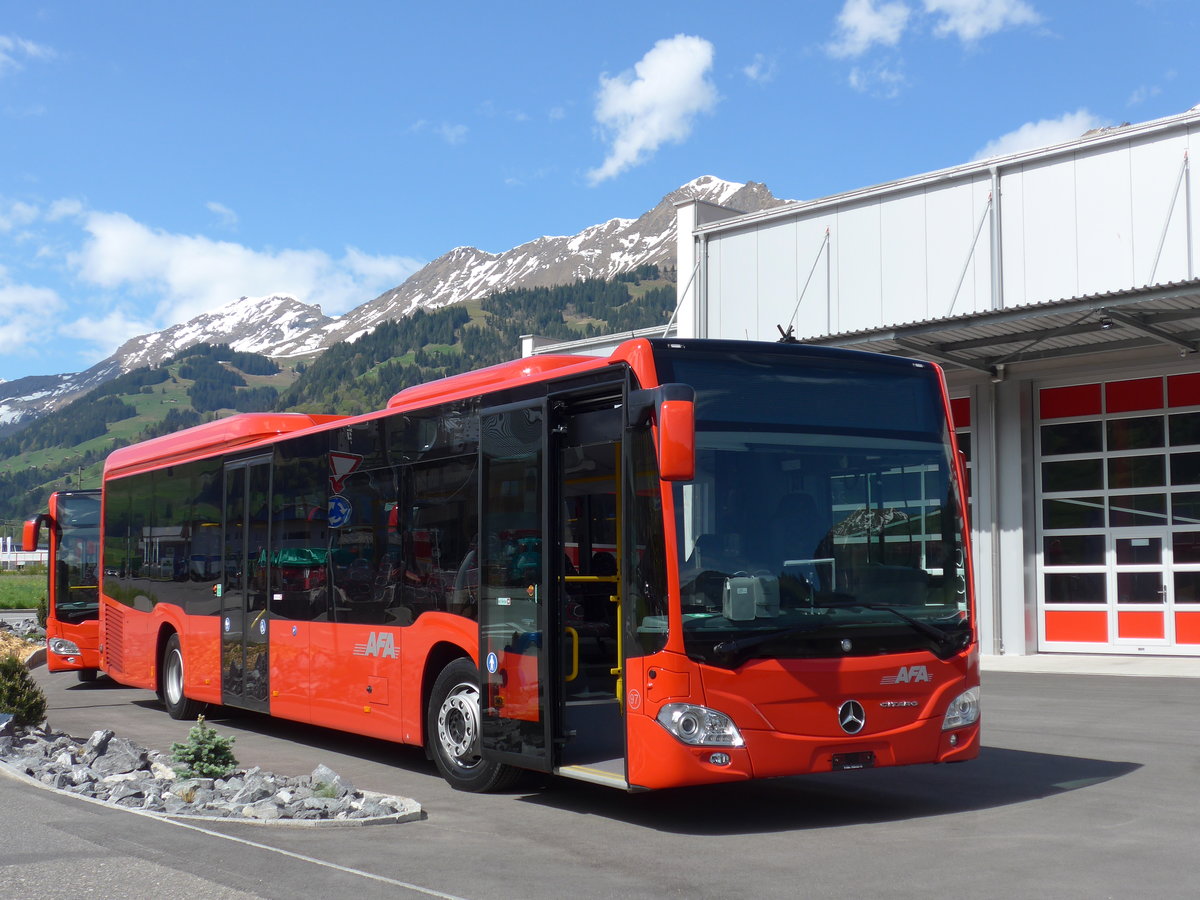 (170'408) - AFA Adelboden - Nr. 97 - Mercedes am 10. Mai 2016 in Frutigen, Garage