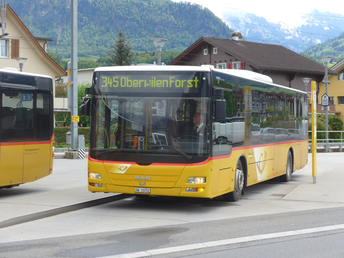 (170'833) - Dillier, Sarnen - Nr. 10/OW 10'250 - MAN am 14. Mai 2016 beim Bahnhof Sarnen