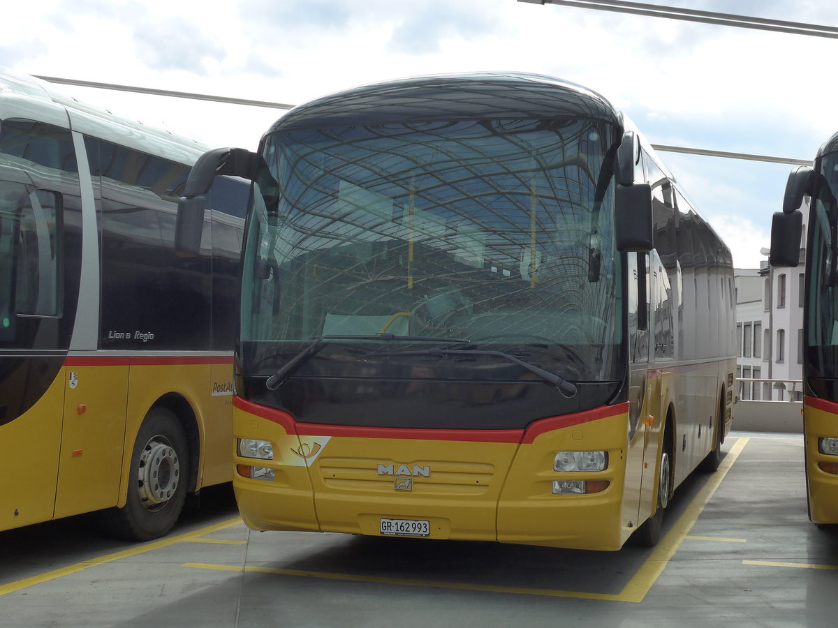 (170'944) - PostAuto Graubnden - GR 162'993 - MAN am 16. Mai 2016 in Chur, Postautostation