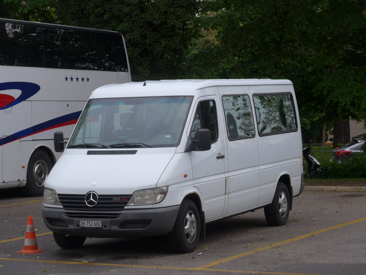 (170'972) - Meier, Zrich - ZH 752'682 - Mercedes am 16. Mai 2016 in Zrich, Sihlquai