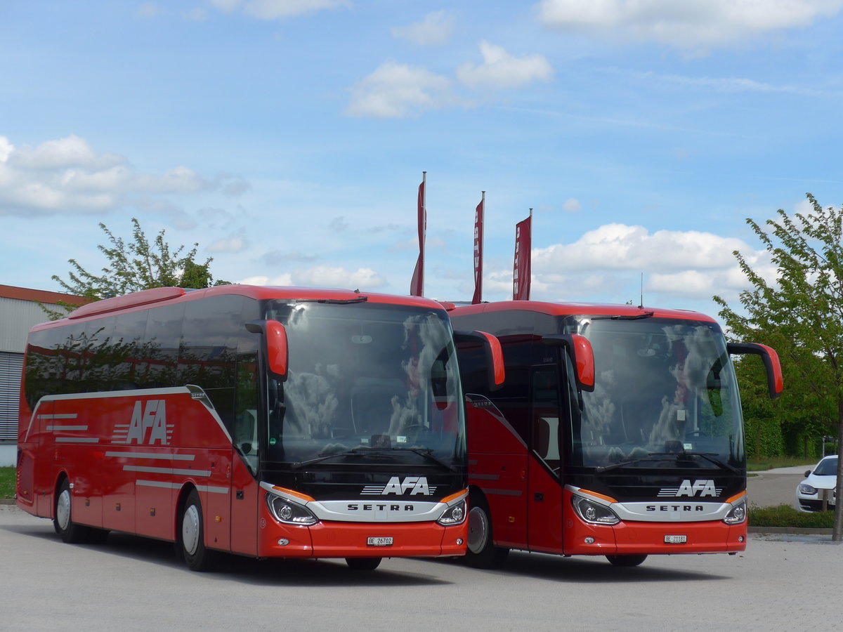 (171'187) - Fr die Schweiz: AFA Adelboden - Nr. 15/BE 26'702 + Nr. 16/BE 21'181 - Setra am 20. Mai 2016 in Neu-Ulm, Setrawerk