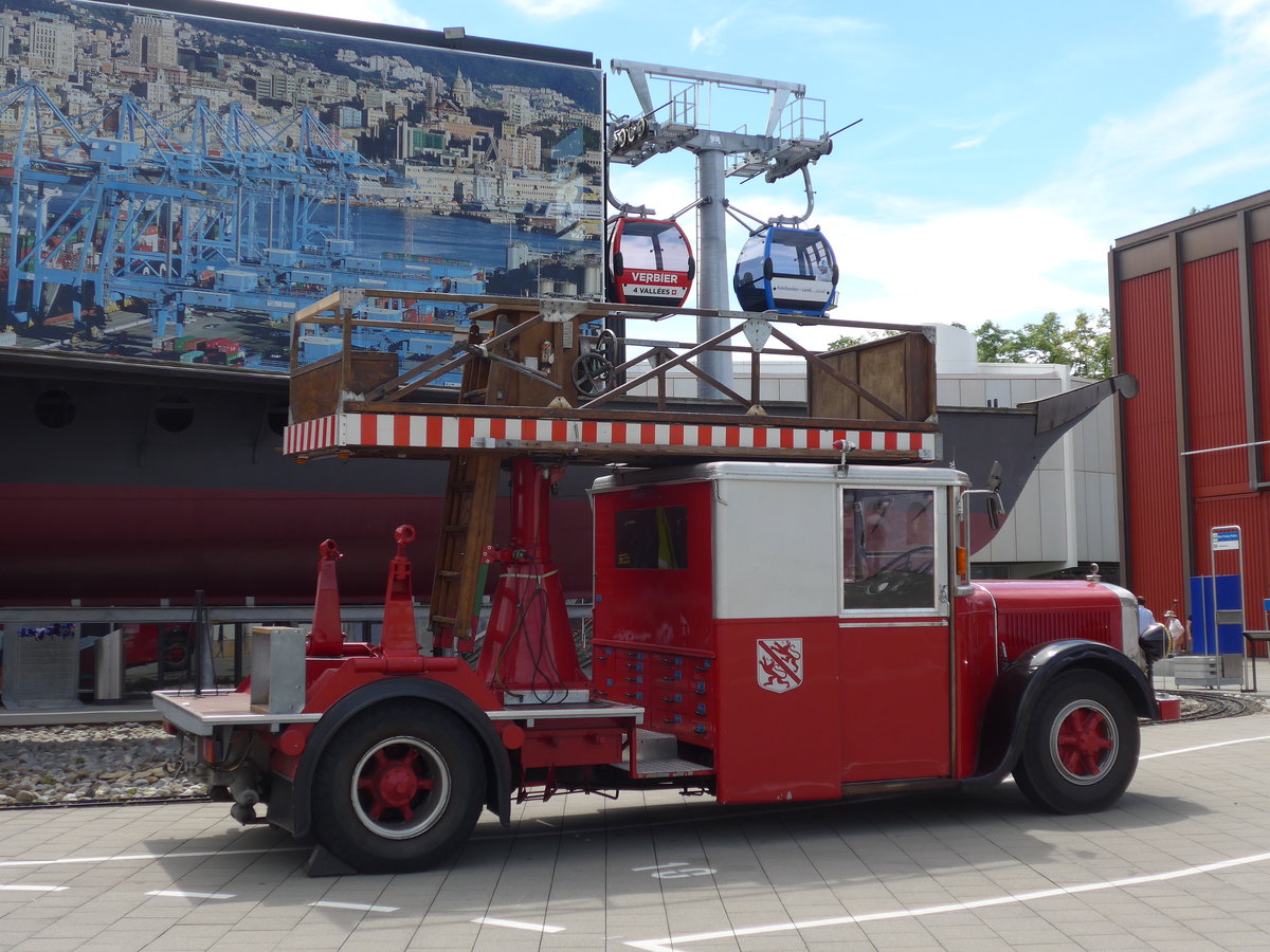 (171'332) - VW Winterthur - Saurer/Saurer Turmwagen (ex Bus Nr. 2) am 22. Mai 2016 in Luzern, Verkehrshaus