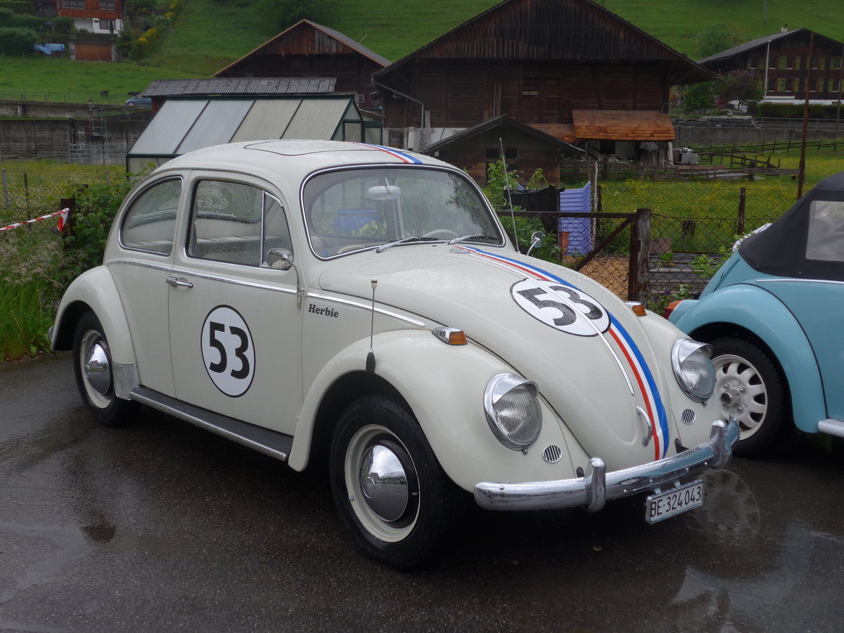 (171'436) - VW-K�fer - BE 324'043 - am 28. Mai 2016 beim Bahnhof Boltigen