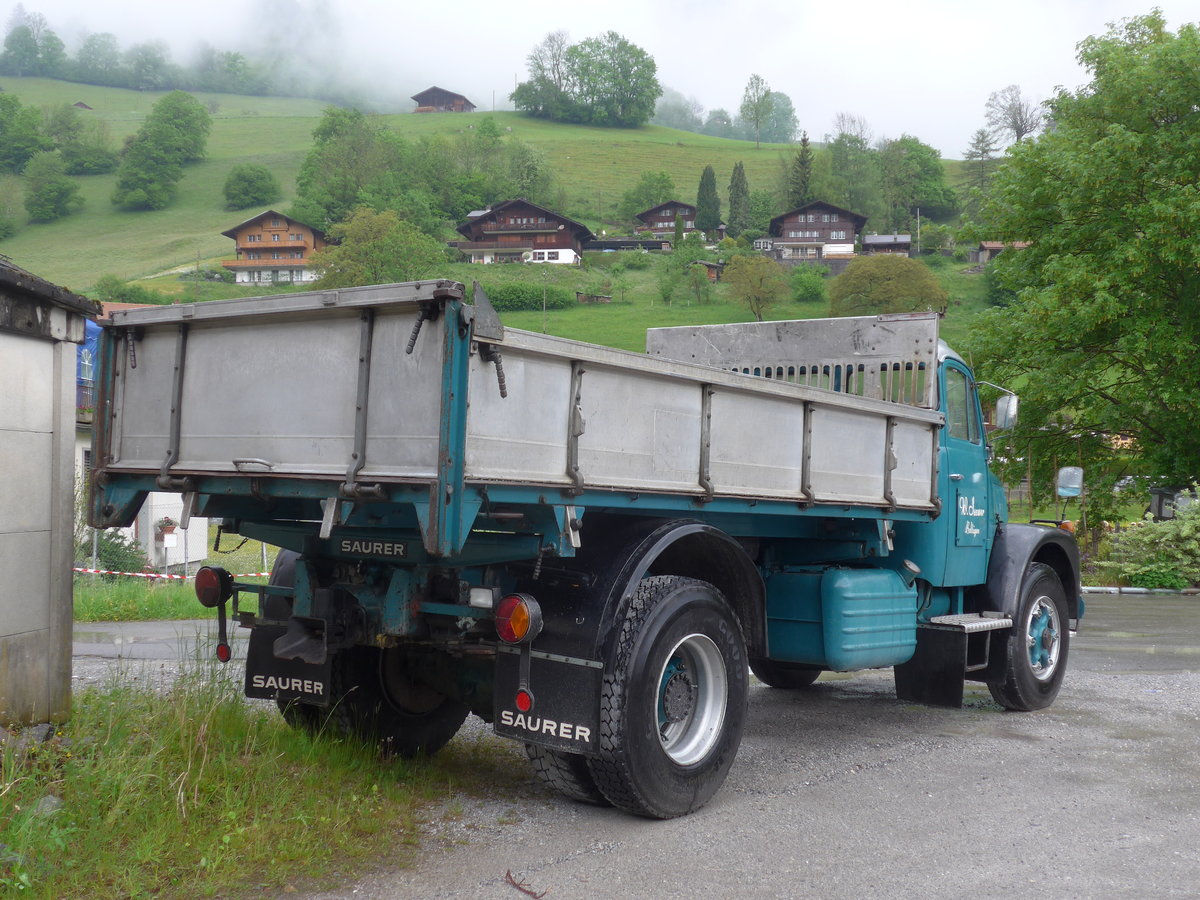 (171'472) - Seewer, Boltigen - Saurer am 28. Mai 2016 beim Bahnhof Boltigen