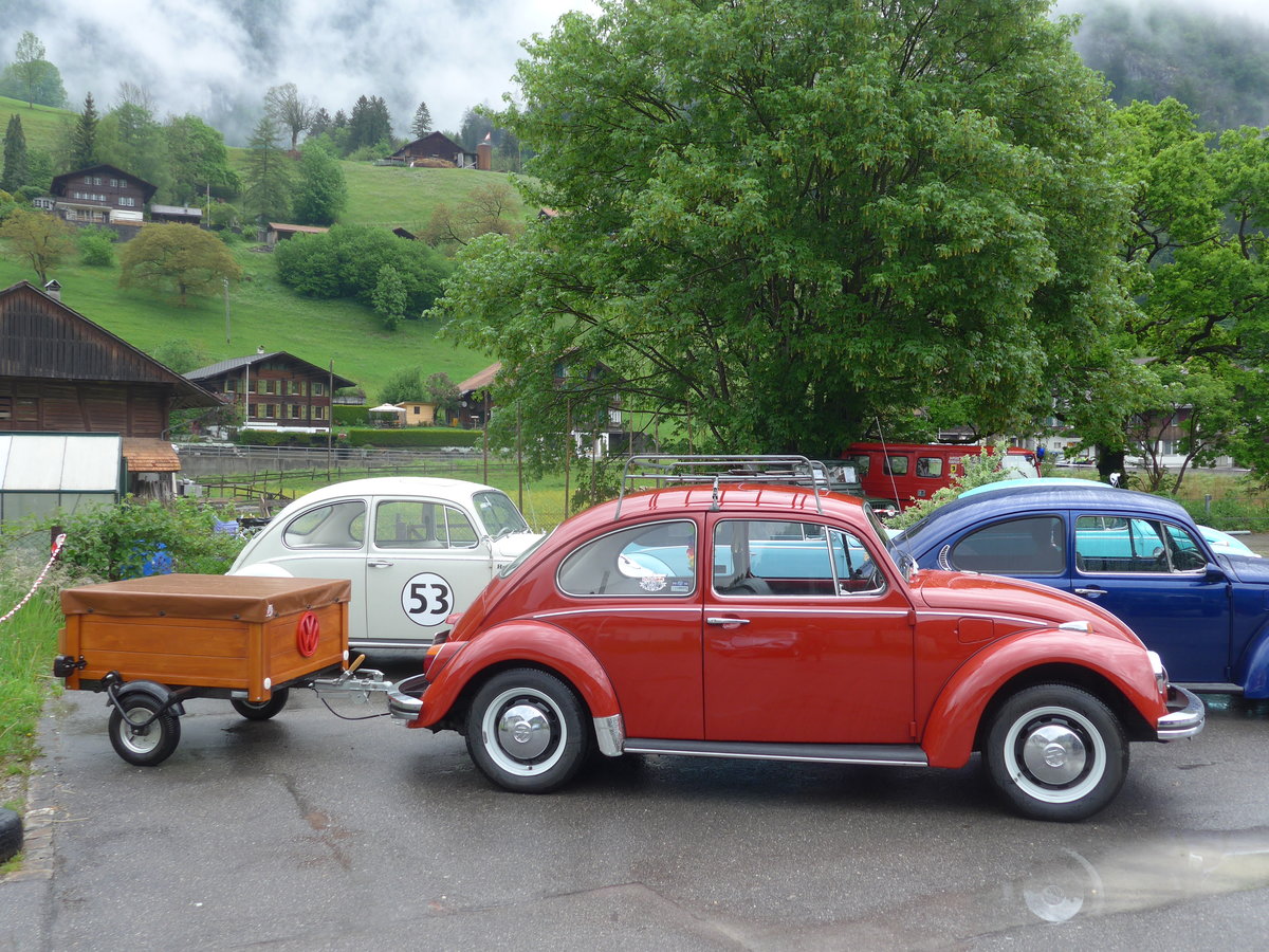 (171'499) - VW-K�fer - BE 390'959 - am 28. Mai 2016 beim Bahnhof Boltigen