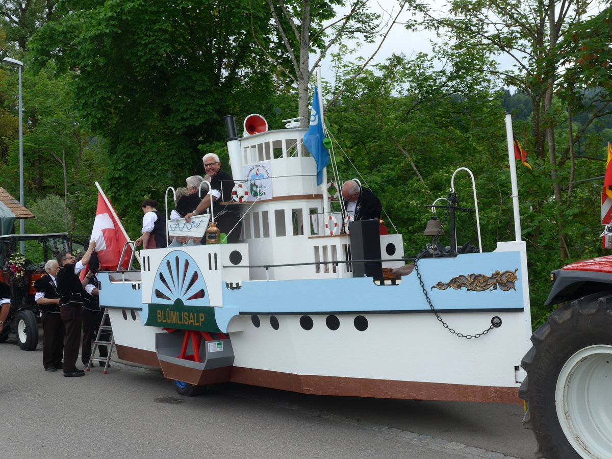 (171'648) - Das Dampfschiff Bl�mlisalp als Model am 5. Juni 2016 am Jodlerfest in Steffisburg