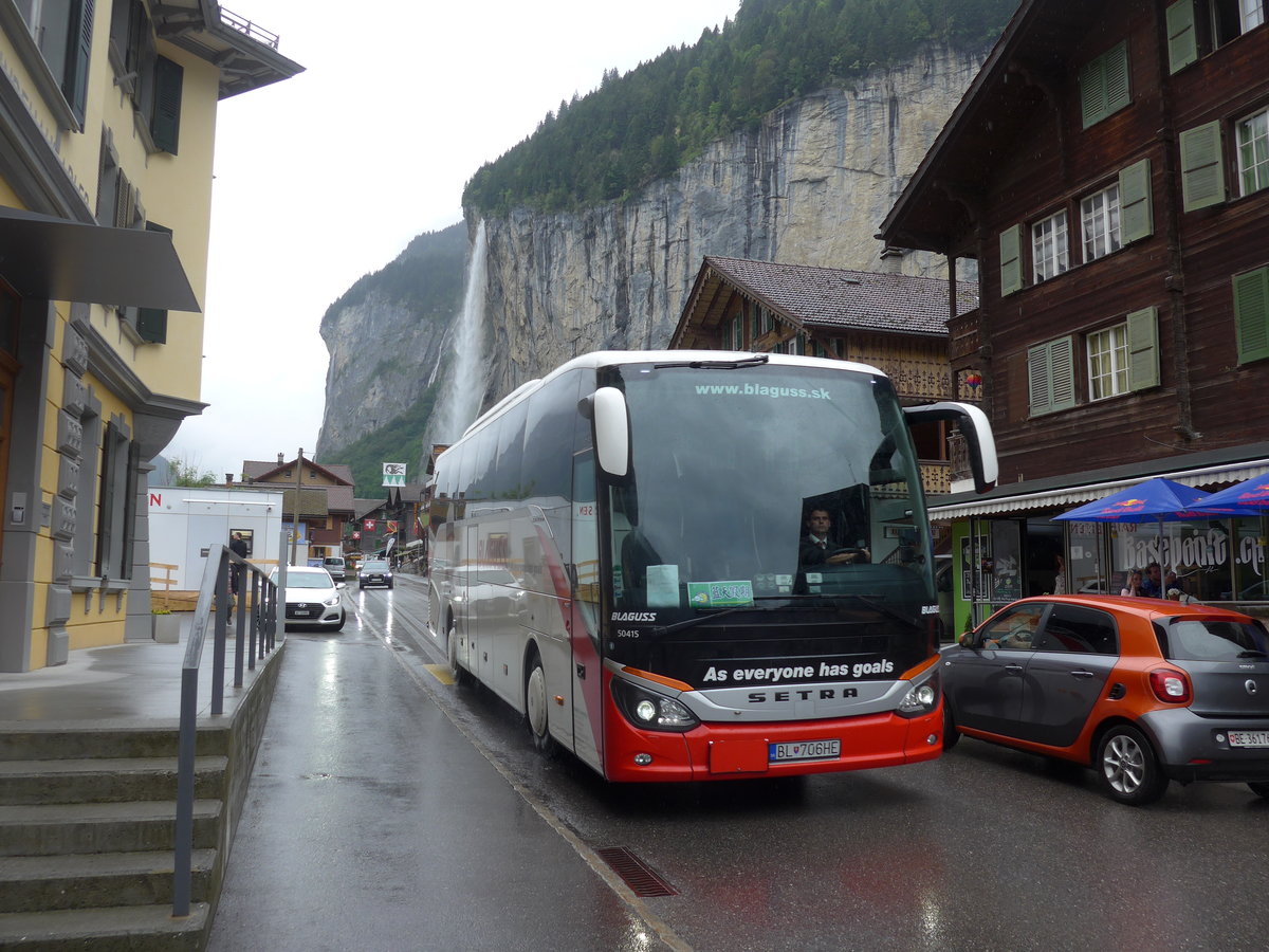 (171'750) - Aus der Slowakei: Blaguss, Bratislava - Nr. 50'415/BL-706HE - Setra am 12. Juni 2016 in Lauterbrunnen, Dorf