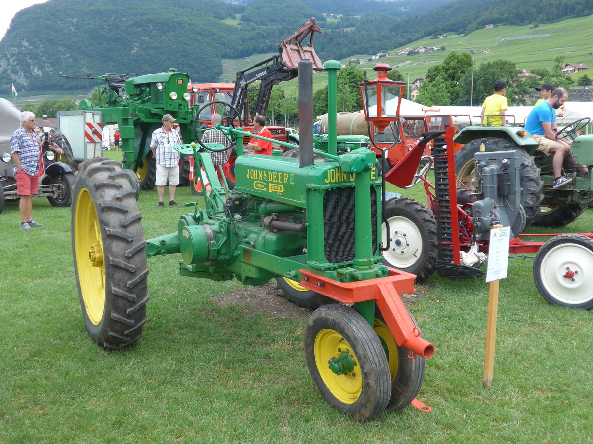 (172'070) - John Deere - am 25. Juni 2016 in Aigle, Saurertreffen